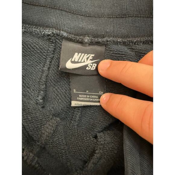 Nike SB Black Streetwear Skatewear Performance Drawstring Sweatshorts Size Small - Picture 2 of 5